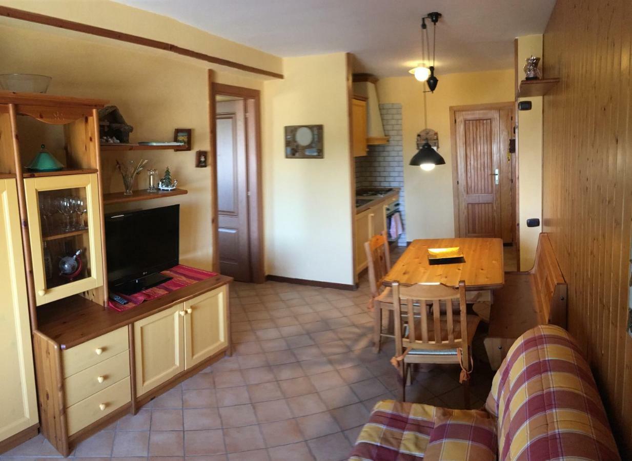 Villaggio Dello Sciatore Residence Paradiso Appartamenti E Monolocale 로카라소 외부 사진