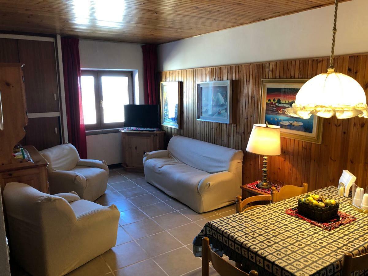 Villaggio Dello Sciatore Residence Paradiso Appartamenti E Monolocale 로카라소 외부 사진